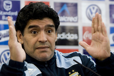 マラドーナ監督 ブッチャー氏を再び惨めな姿に