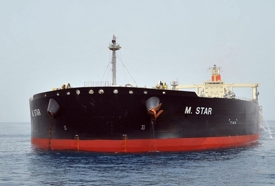 損傷タンカーに不審船接近、航海データの分析で判明