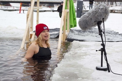 フィンランドの企業家ら、氷の川から出資を募る