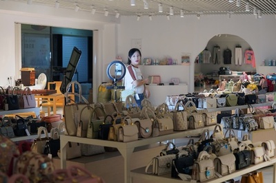 詐欺が横行する中国のネットライブ販売 20兆円産業に発展も摘発追いつかず