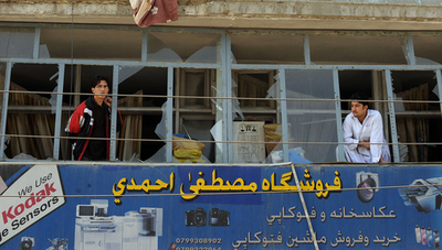 カブールの自爆攻撃、死者17人に タリバンが犯行声明