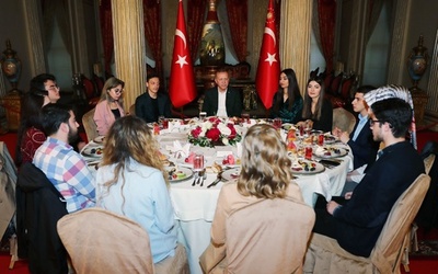 エジルがトルコ大統領の夕食会参加、過去に母国ドイツで批判も