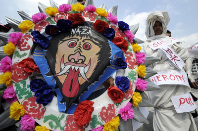 「麻薬にノー」、薬物撲滅の国際デーを記念するパレード インドネシア