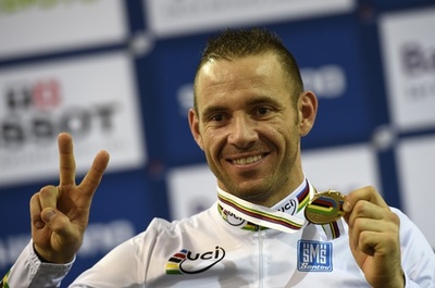 ペルビスが男子1kmタイムトライアルで3連覇、トラック世界選手権