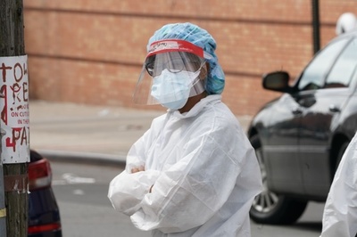 米ニューヨーク州、1日の死者最多の630人 医療ボランティアに8万5000人