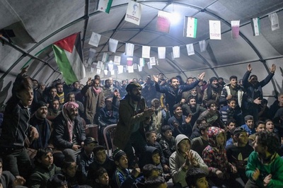 モロッコW杯4強入り、アラブ圏に歓喜の輪