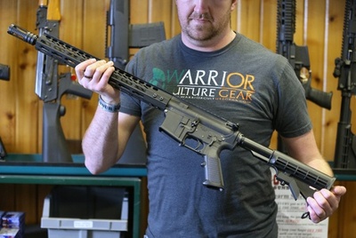 世界最大の資産運用会社、米国の銃業界に圧力 米ブラックロック