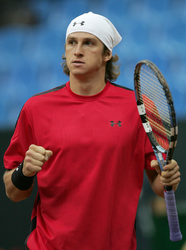 ロシア アンドレエフが第1試合を制す