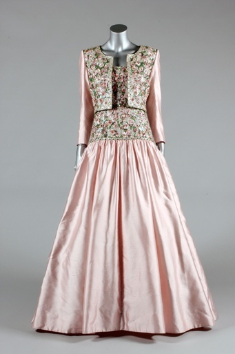 故ダイアナ元妃愛用のドレス10着、3月競売へ