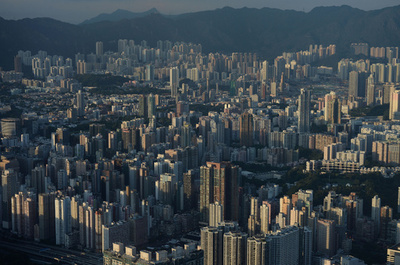 中国富裕層の半数、5年以内に「本土脱出」？ 英銀調査