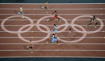 19歳のジェームスが男子400mで金メダル獲得