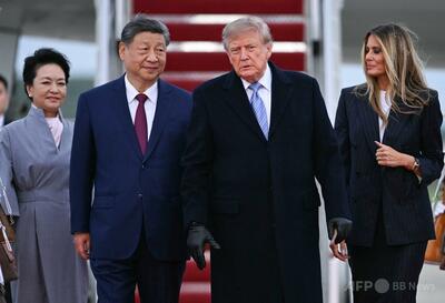 トランプ氏、中国主席を自ら出迎え 異例の厚遇
