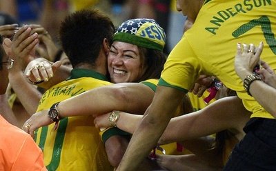 ネイマール移籍問題、今度は母親も裁判の対象に