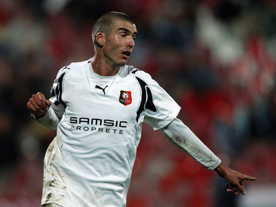 レンヌ アウェイでの第1戦で勝利