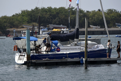 オランダの「妊娠中絶船」がグアテマラに入港、海軍が活動阻止