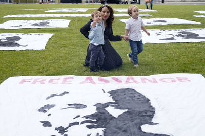 アサンジ被告に結婚許可 英刑務当局