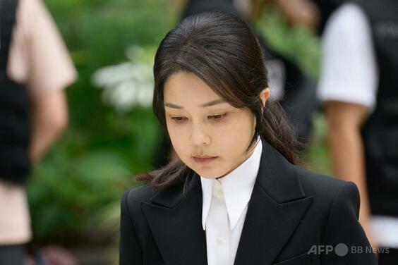 韓国前大統領の妻・金建希被告、懲役1年8月の実刑判決