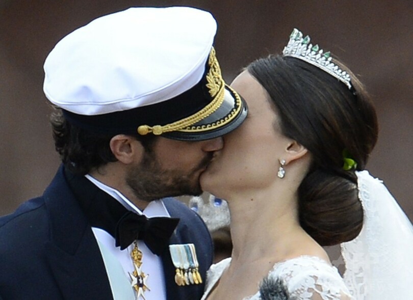 スウェーデン王子、リアリティー番組出演の元モデルと挙式