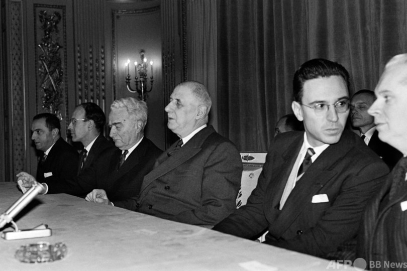 仏、エリート官僚養成校を閉鎖 マクロン大統領発表