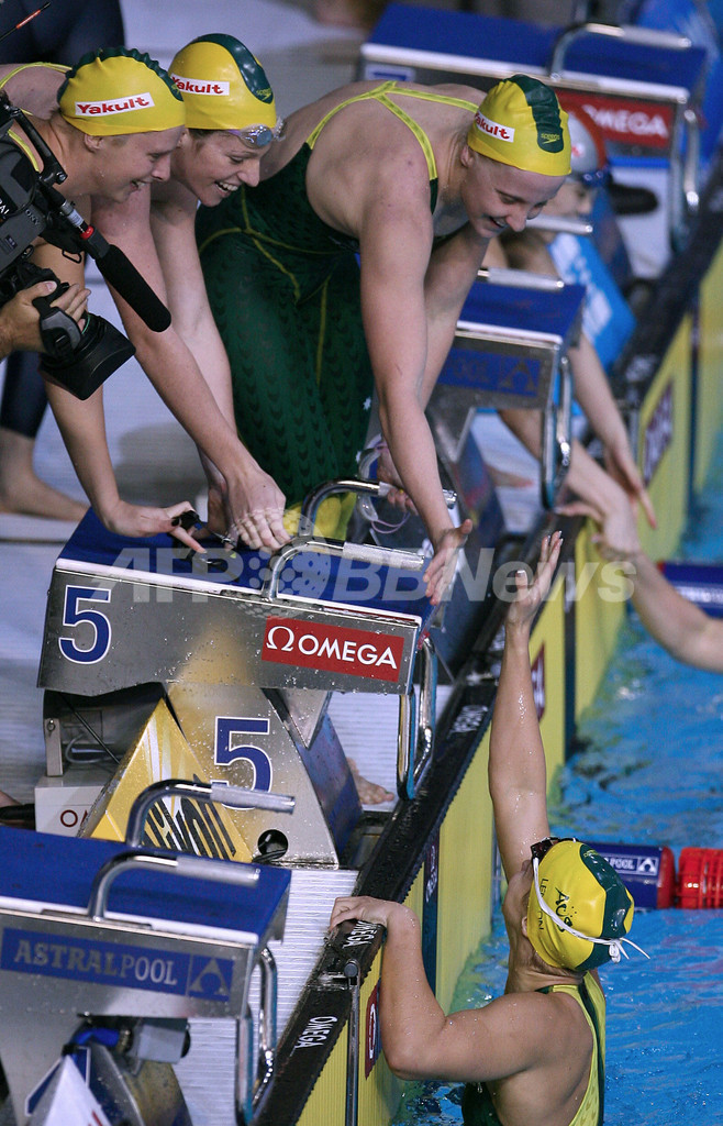＜第12回世界水泳選手権＞競泳、オーストラリア 女子4x100メートルメドレーリレー決勝で世界記録を更新し金メダル - オーストラリア