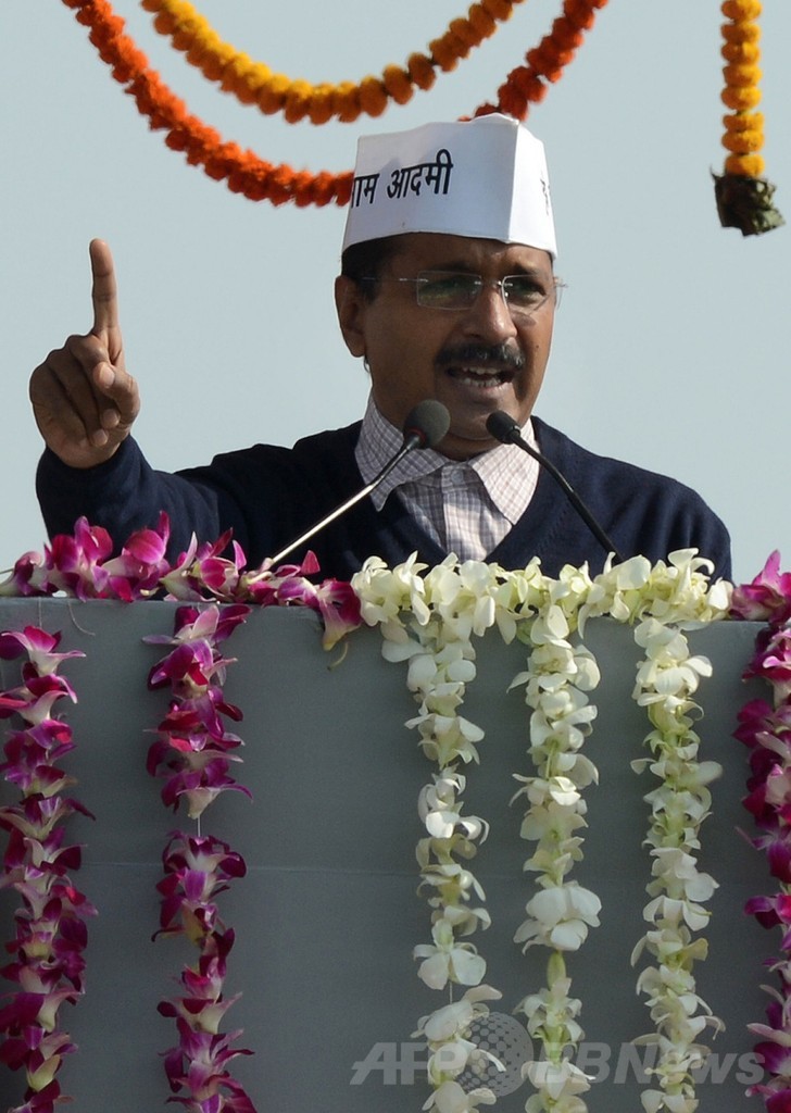 インド反汚職新党のケジリワル氏、デリー首都圏首相に就任