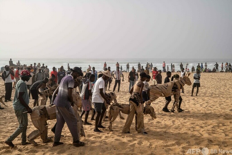 【今日の1枚】迫力満点の実物大パペット セネガル
