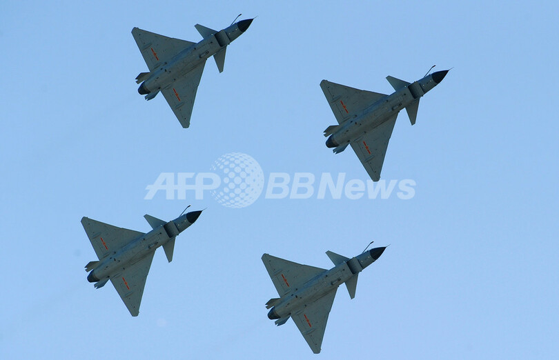 中国、防空識別圏に戦闘機を緊急発進