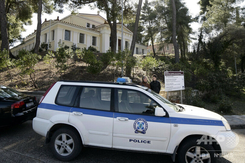 ギリシャの冷蔵トラックから移民41人発見、アフガン出身者か