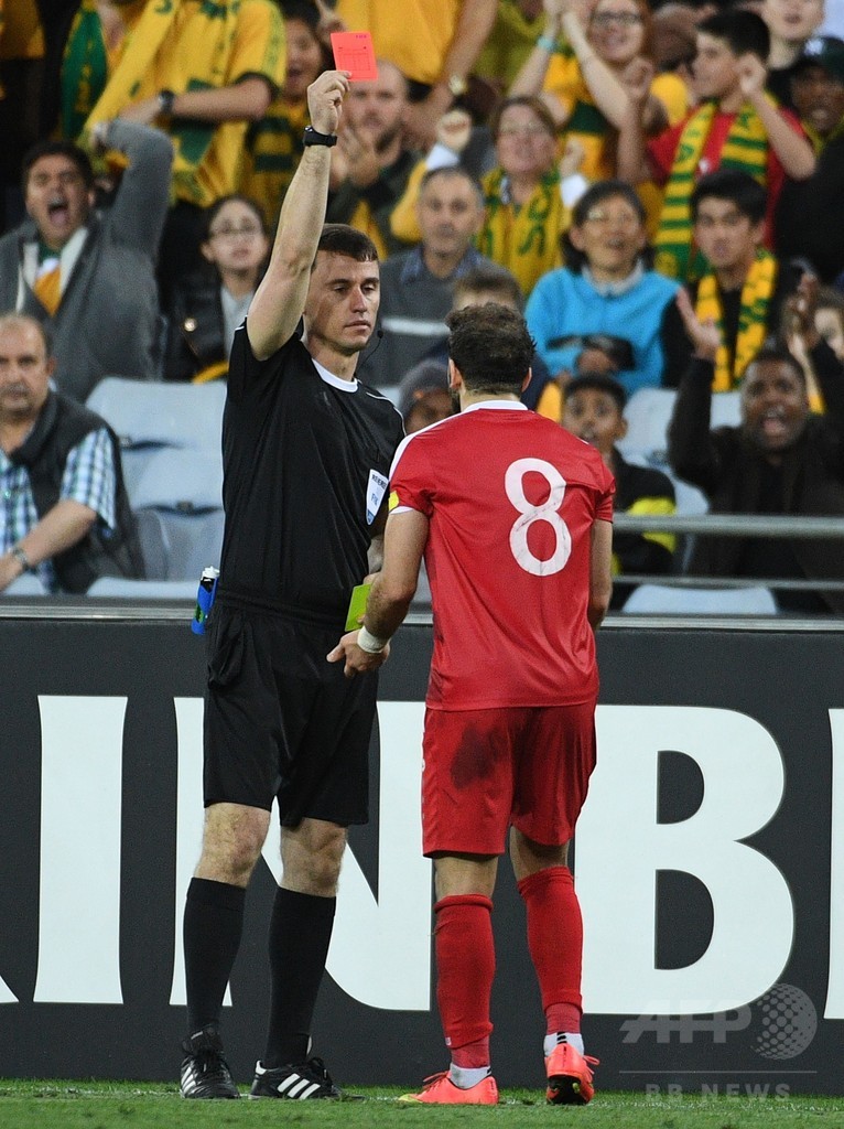 W杯出場を目指したシリアが涙の敗退、指揮官は退場悔やむ