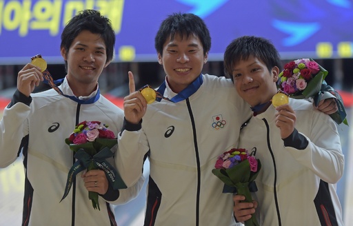 日本がボウリング男子トリオで金、アジア大会 写真3枚 国際ニュース