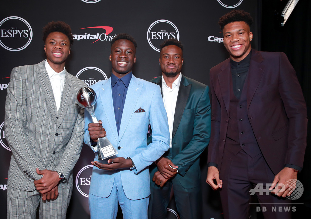 アデトクンポ弟は欧州でプロ挑戦へ、兄弟4人目のNBA入り目指し アデトクンポ弟は欧州でプロ挑戦へ、兄弟4人目のNBA入り目指し