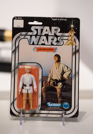 ルークの人形220万円？スター・ウォーズの希少グッズ競売へ 写真14枚
