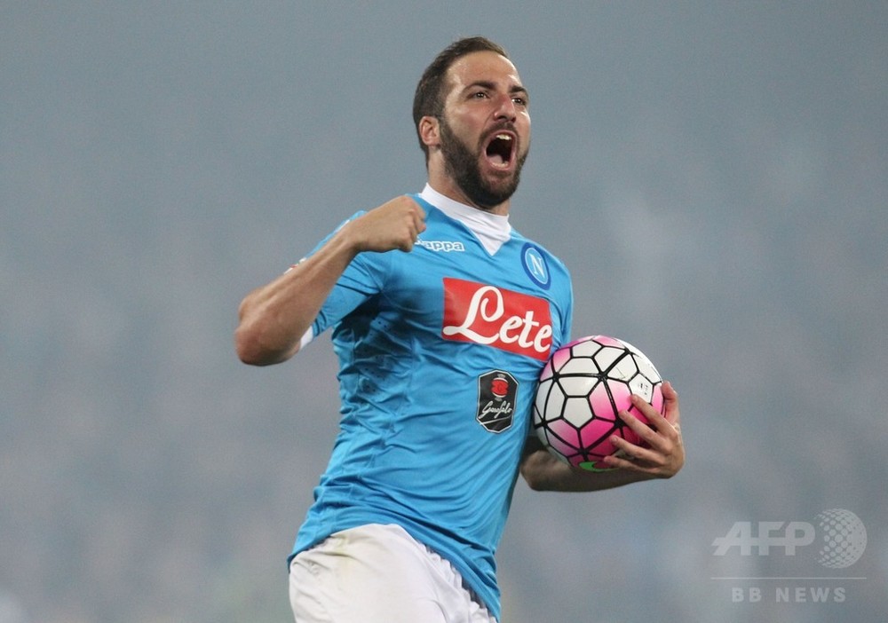 イグアインがリーグ新記録の36得点、ナポリも欧州CL本戦出場を決める