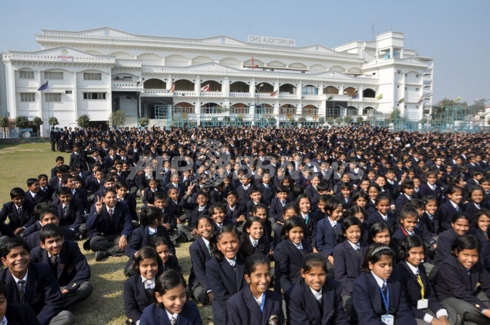 世界一大きな学校、生徒数は4万5000人以上 インド 写真1枚 国際ニュース：AFPBB News