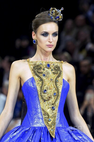 「グオ・ペイ」16/17年秋冬パリ・オートクチュール