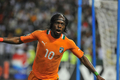 サッカー2012アフリカネイションズカップ（2012 Africa Cup of Nations）準決勝、コートジボワール対マリ。前半終了間際に決勝点を挙げて歓喜するコートジボワールのジェルヴィーニョ（Gervinho、2012年2月8日撮影）。(c)AFP/ISSOUF SANOGO