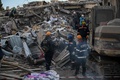 トルコ南部カフラマンマラシュで捜索活動を行うドイツの救助隊（2023年2月12日撮影）。(c)OZAN KOSE / AFP 