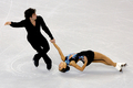 フィギュアスケート四大陸選手権2009（%%ISU Four Continents Figure Skating Championships 2009%%）ペア・ショートプログラム（SP）、54.16点を記録し7位につけた米国のキオーナ・マクラフリン（%%Keauna McLaughlin%%、右）とロックニ・ブルーベーカー（%%Rockne Brubaker%%）。（2009年2月4日撮影）(c)AFP/Getty Images/Matthew Stockman