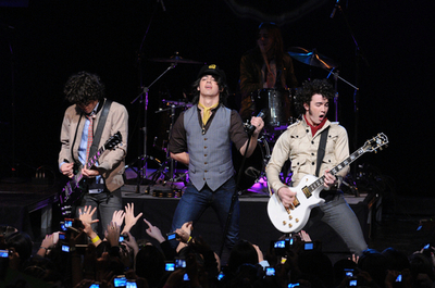 ジョナス・ブラザーズ「The Early Show」に出演
