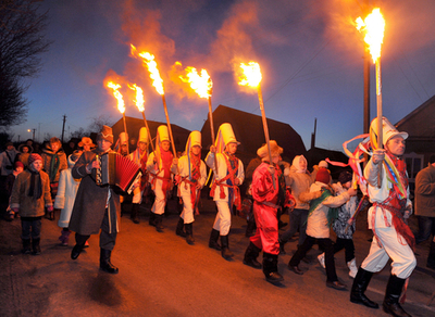 一村だけに伝わる年越し行事「ツァーリ」、ベラルーシ