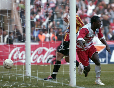 ＜サッカー チュニジアリーグ＞クラブ・アフリカンがエスペランスを降しチュニスダービーを制す - チュニジア