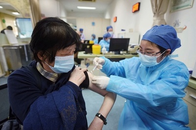 ワクチン接種者に買い物割引券 中国、接種奨励策で