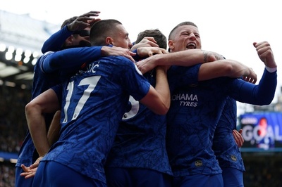 チェルシーがスパーズ下し4位維持、マンCは競り勝ち2位固め