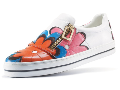 「ロジェ ヴィヴィエ」ブランド初のスニーカー登場、ムービー公開へ