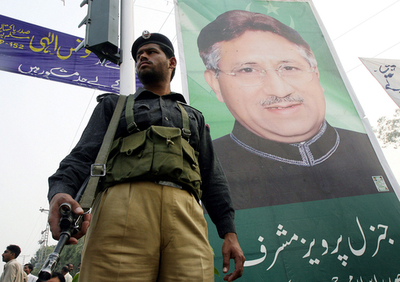 パキスタン、ムシャラフ大統領11月中に軍職辞任か