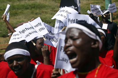 世界社会フォーラムにあわせて、反経済連携協定デモ - ケニア