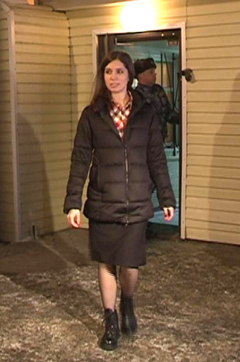 露「プッシー・ライオット」残る1人も釈放、メンバーは恩赦を非難