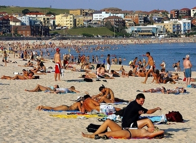 海岸でトップレスは禁止に？州議員非合法化に懸命 豪NSW州