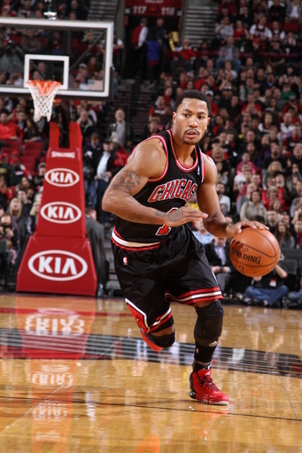 ローズが右膝負傷で手術へ、復帰時期未定