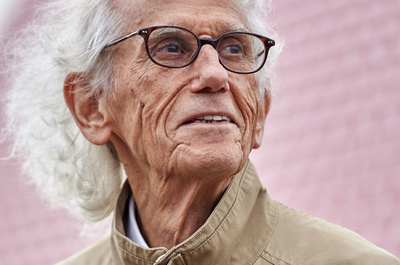 芸術家クリスト氏が死去、84歳 建造物を包む大規模作品など